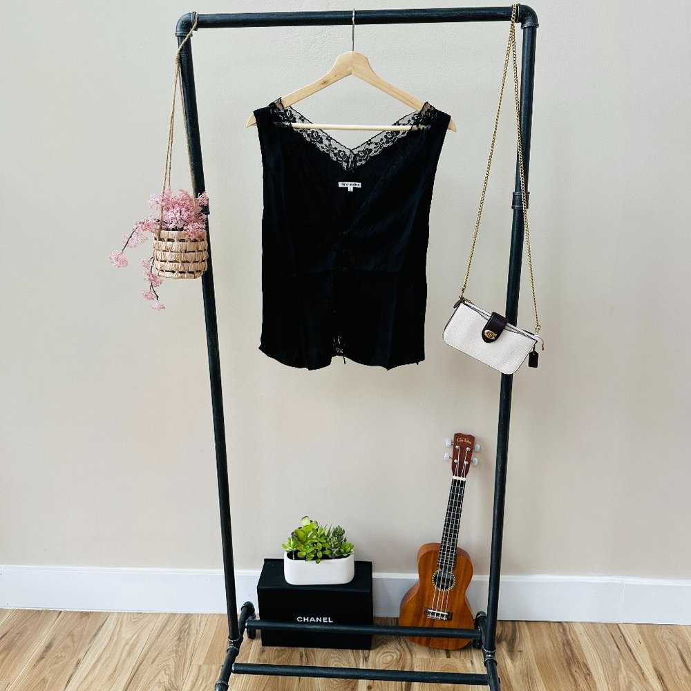 Reformation Cristina Top In Black